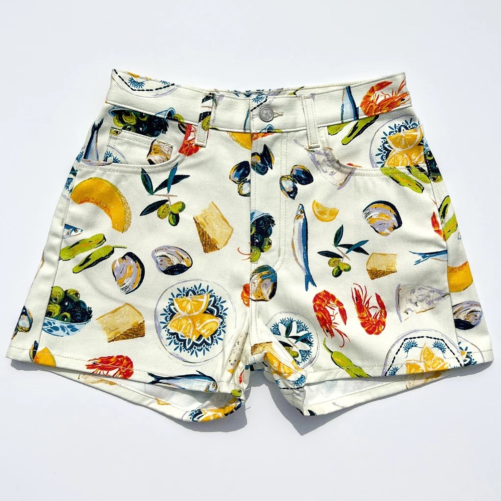 Lisa Says Gah Evan Short - Tapas Ivory